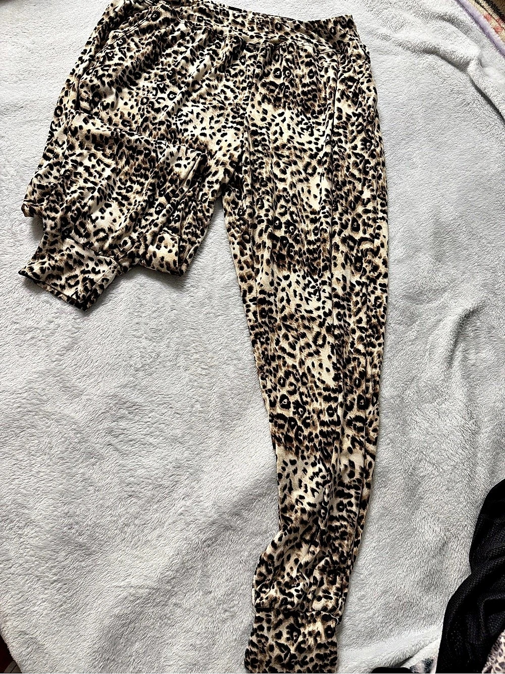 TAP in intimate Leopard Print Leggings Size Small